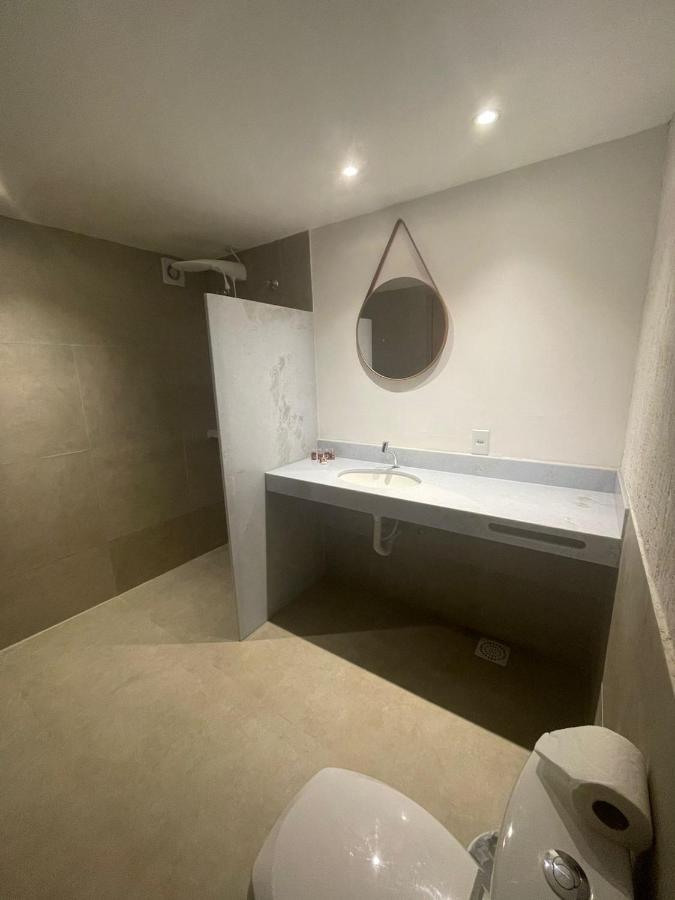 Estudio con balcón